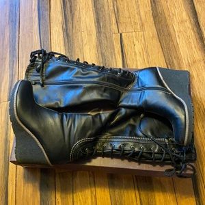 black MONROE & MAIN boots